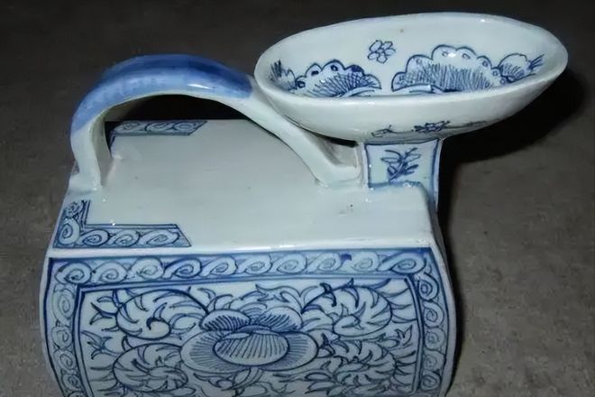 古代的“夜壶”口那么小女人到底怎么用？看完瞬间明白了！(图12)