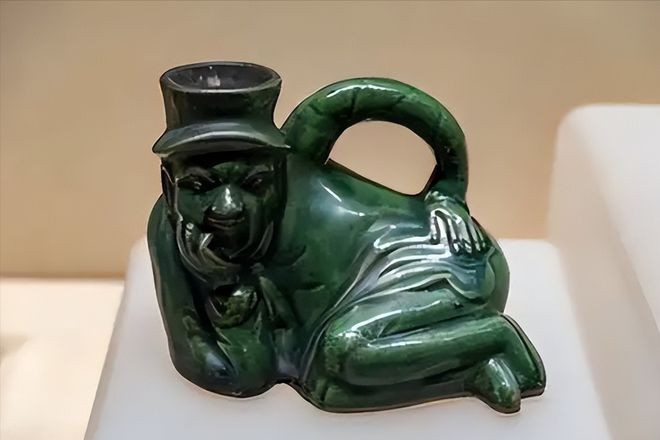 古代的“夜壶”口那么小女人到底怎么用？看完瞬间明白了！(图7)