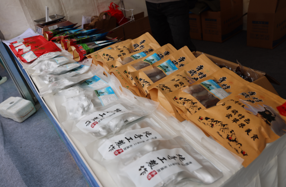 熊猫体育资讯：“高原臻品 味聚成都”2024青海刚察绿色有机农畜产品暨冬季旅游推介会在四川成都举办(图6)