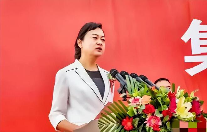 熊猫体育资讯：六位“80”后美女县委委书记个个高颜值还有一个是清华博士(图11)