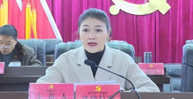 熊猫体育资讯：六位“80”后美女县委委书记个个高颜值还有一个是清华博士(图18)