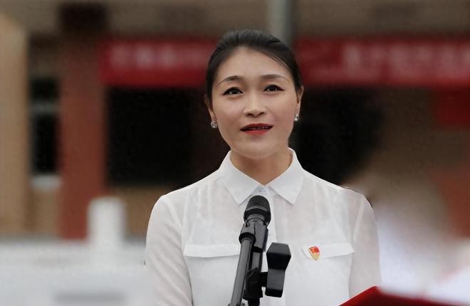 熊猫体育资讯：六位“80”后美女县委委书记个个高颜值还有一个是清华博士(图19)