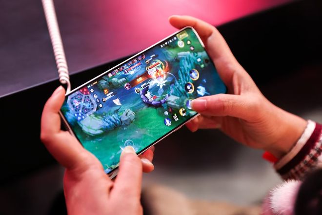 《决胜巅峰》来袭：狂发万元福利真我手机成官方赛事指定用机(图3)