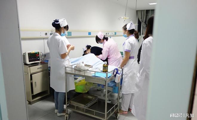 熊猫体育资讯：27岁女孩被蛇咬身亡后续：生活照曝光家属透露更多细节官方通(图4)