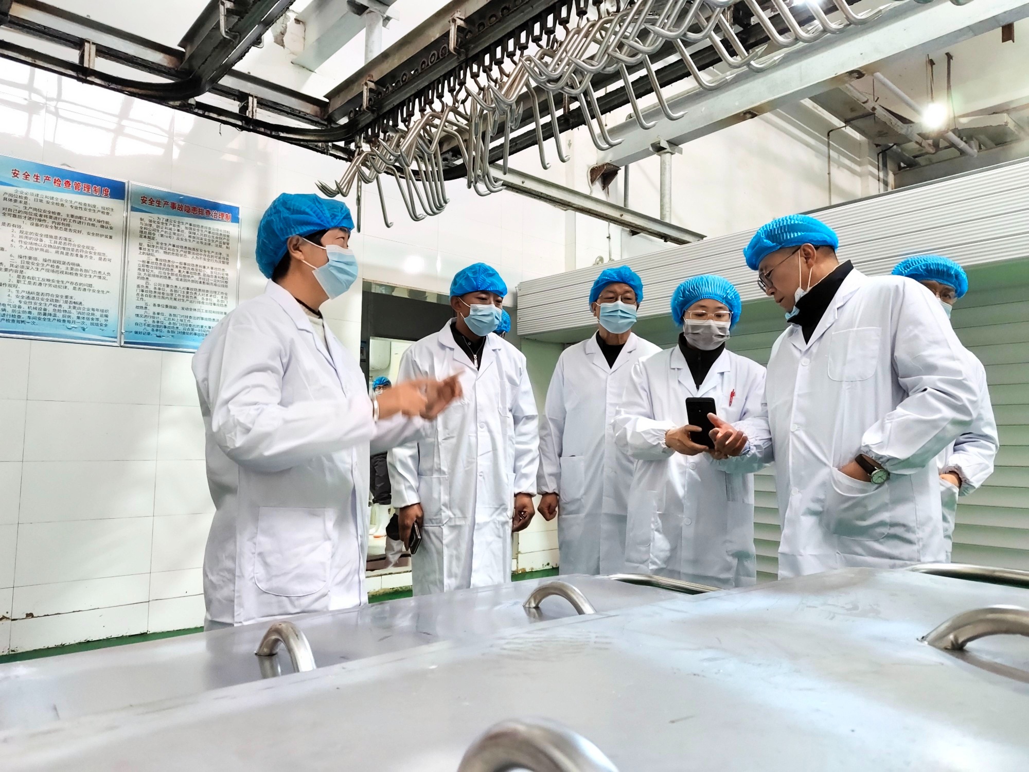 新疆伦辉食品通过生猪屠宰GMP验收为一四四团行业升级与猪肉安全“双赋能”(图1)