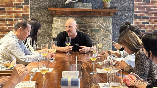 【“白云升处•乡兴志”系列全媒体蹲点调研报道⑥】雪山下共酿一坛岁月醇香(图5)